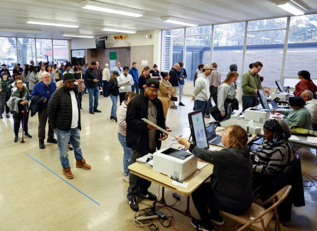 国际焦点：2024年美国大选投票开始