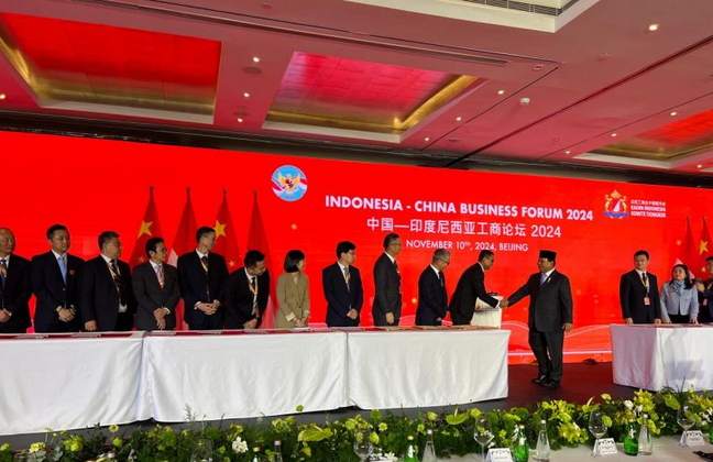 中印尼就建造浮动太阳、风力发电厂达成协议 