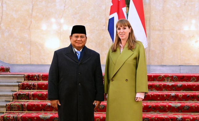 普拉博沃会见英国副首相雷纳 