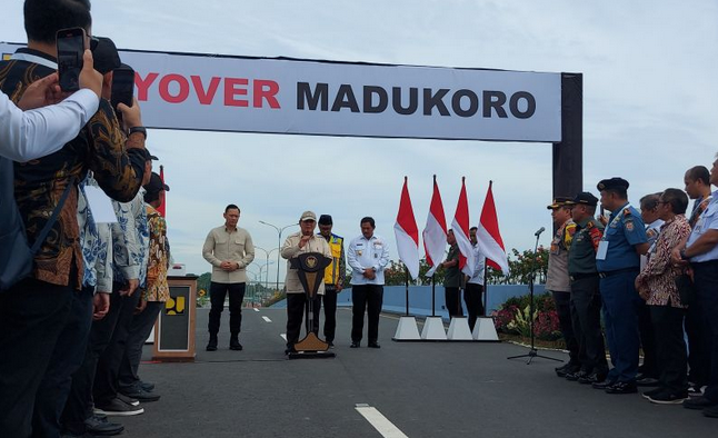 普拉博沃主持三宝垄市马杜科罗立交桥通车仪式 