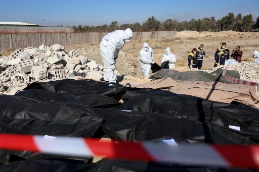 徐理他大马士革附近发现万人坑，疑为阿萨德暴行受害者乱葬坑 