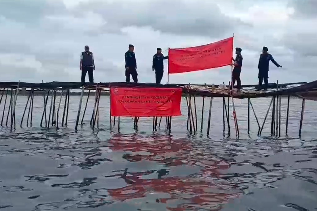 横跨丹格朗水域达30.16公里竹篱笆被封锁