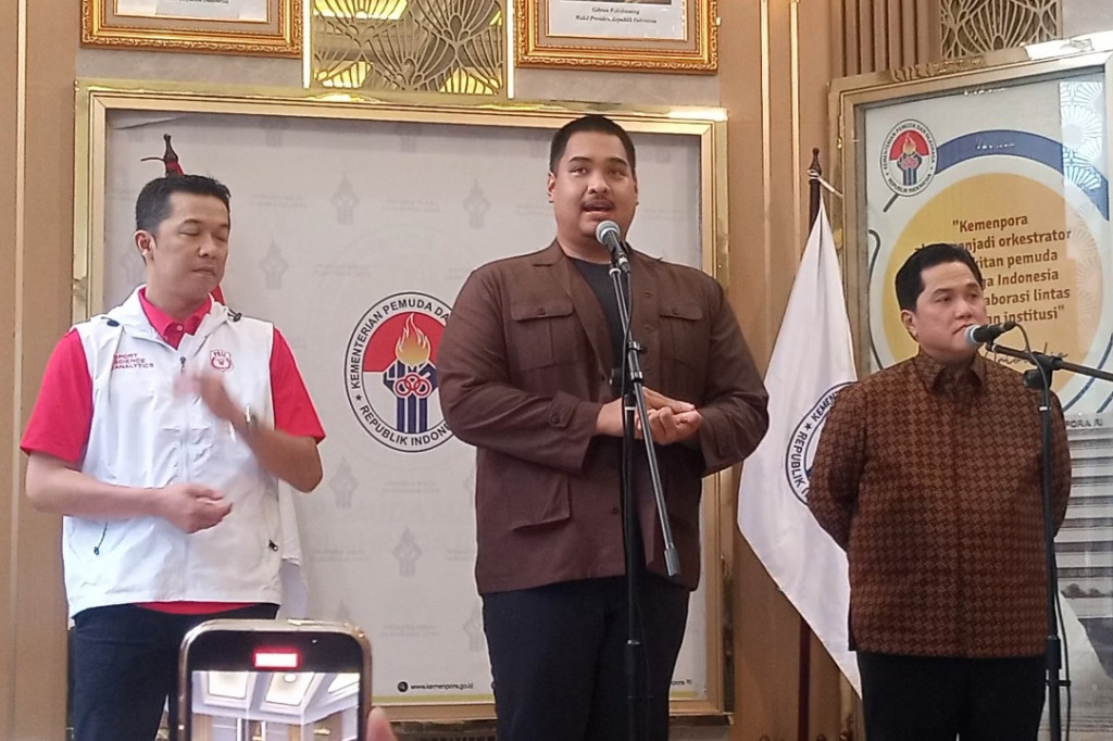 印尼国家队准教练参观青年和体育部办事处