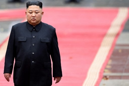 罕见！金正恩拜访父亲金正日坟墓 