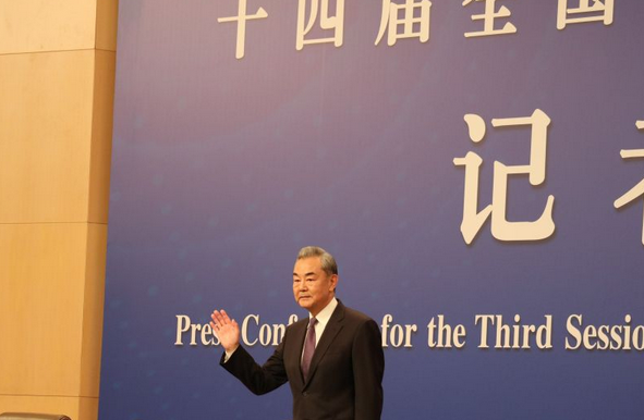 王毅谈2025年中国外交：将以中国确定性稳住不确定世界
