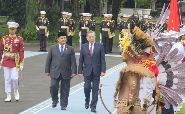 普拉博沃会见来访越共中央总书记、国家主席苏林 