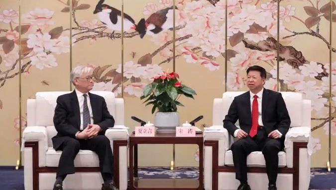 国台办主任宋涛会见国民党副主席夏立言一行 