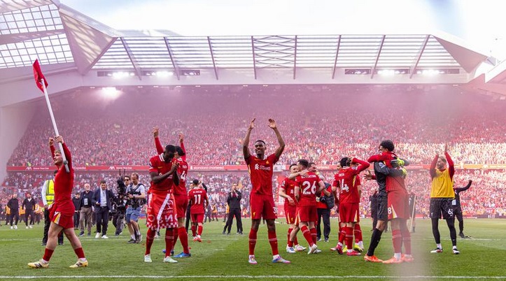 英超：利物浦大胜热刺，提前4轮夺冠 