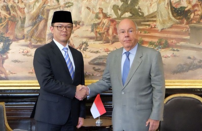 苏吉约诺与巴西外长维埃拉举行双边会谈