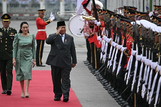 普拉博沃对泰国展开国正式访问 