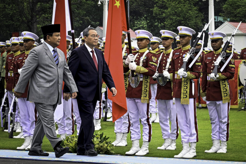 普拉博沃会见中国国务总理李强 