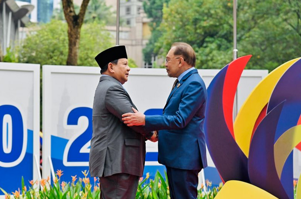 普拉博沃出席第46届东盟峰会 