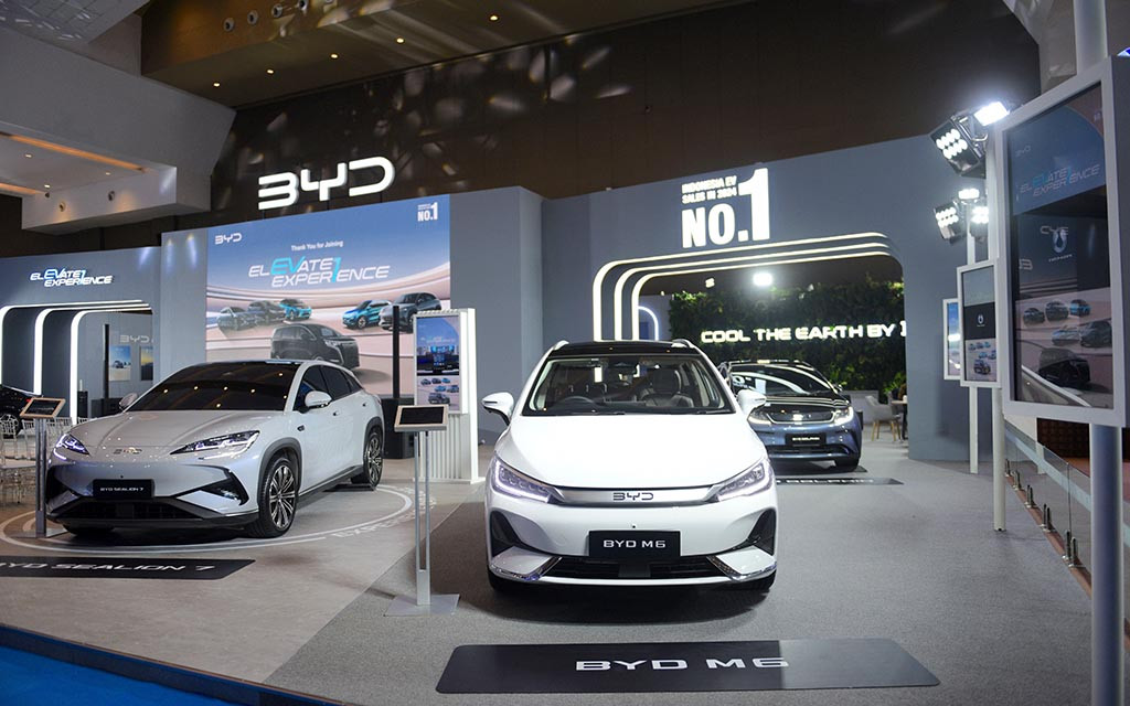 数百家汽车制造商齐聚深圳2025车展  