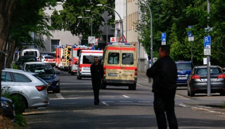 德国科隆发现三枚二战炸弹，超两万人被疏散 