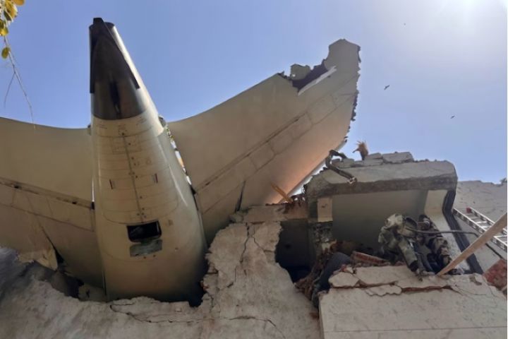 印度航空客机坠毁：外交部确认机上无印尼公民 