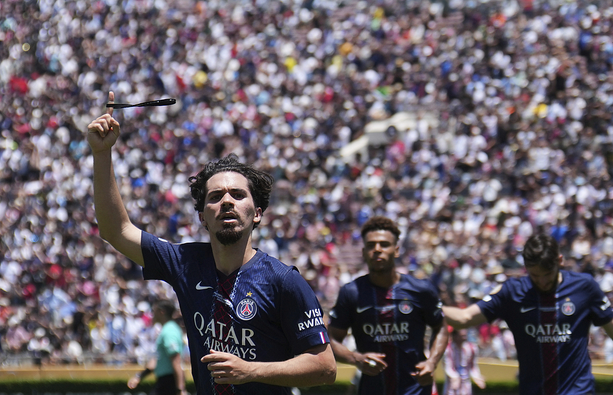 世俱杯：巴黎4-0完胜马竞  