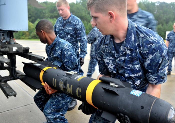 美官员爆料：美国悄悄向以色列运送数百枚导弹 