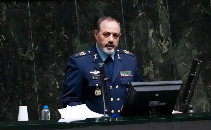 伊朗防长抵达中国出席上海合作组织国家国防部长会议