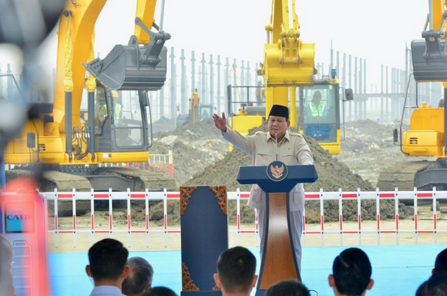 普拉博沃主持电动汽车电池产业生态系统项目奠基仪式 