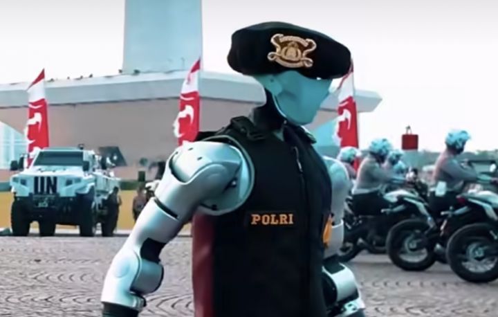 各种机器人亮相警察日成立79周年庆典