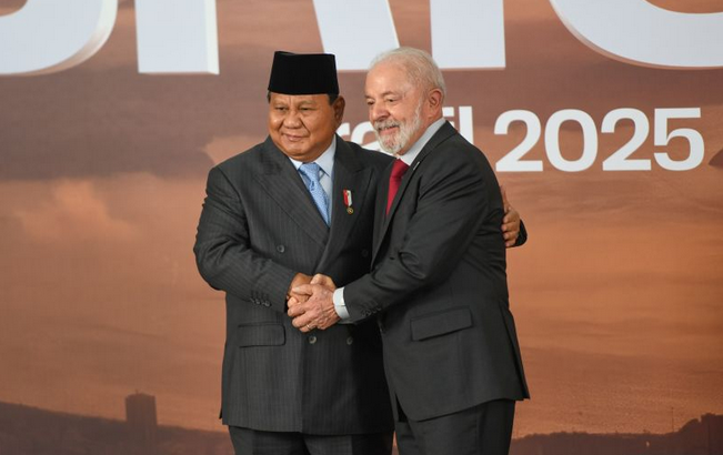 普拉博沃出席金砖国家峰会，受到巴西总统热烈欢迎 