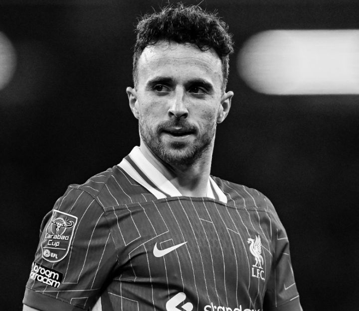 安菲尔德球场继续接受对若塔兄弟的吊唁 