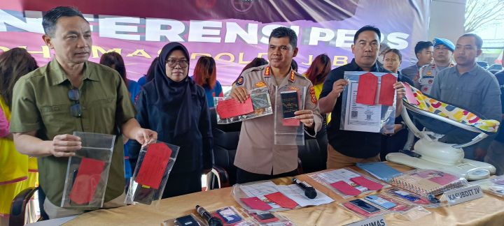 西爪哇警方追捕三名涉跨国婴儿贩卖案嫌犯 