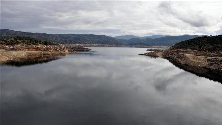 中国在青藏高原启动巨型水坝工程 