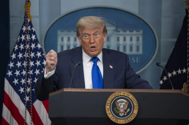 特朗普指控奥巴马“叛国” 