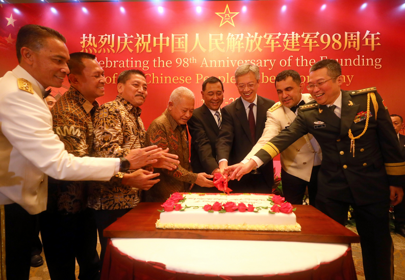 中国驻印尼使馆举行庆祝建军98周年招待会