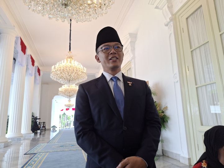 苏吉约诺就普拉博沃与安瓦尔会晤召开记者会