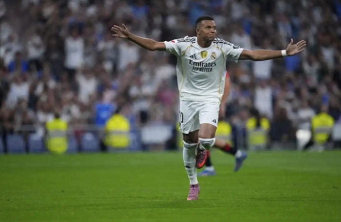 西甲：皇马1-0奥萨苏纳获开门红 