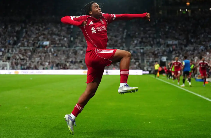 英超：利物浦3-2十人纽卡