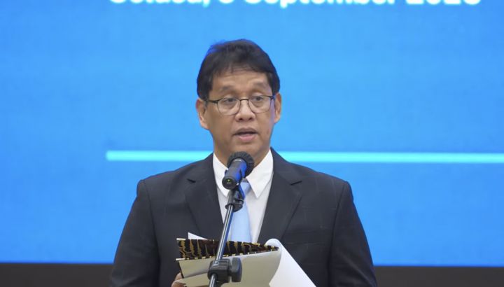 新任财长承诺不出台“异常”财政政策