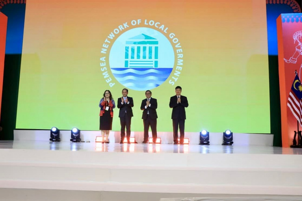 PNLG论坛代表团参观“昂鲁斯特岛”