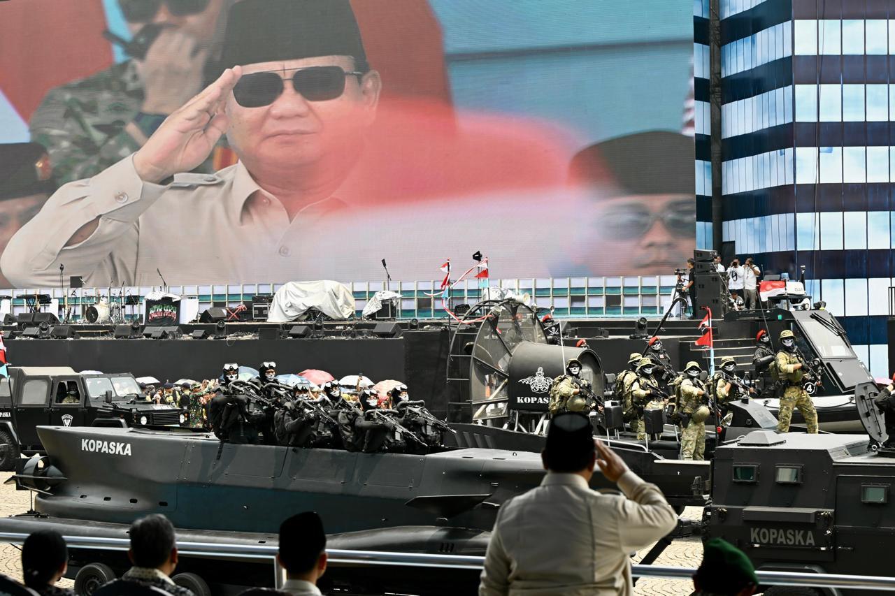 普拉博沃主持国民军建军80周年庆祝仪式 