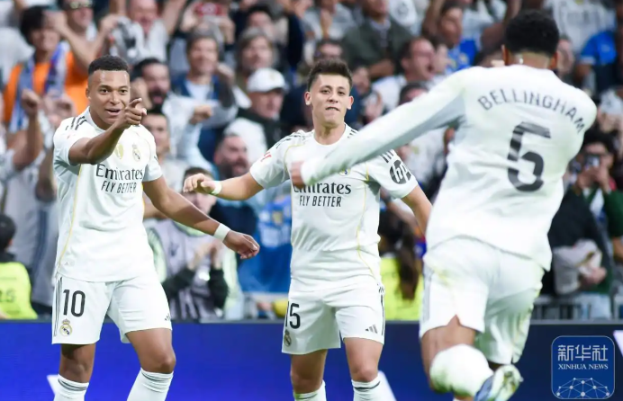 西甲：皇马2-1胜巴萨 