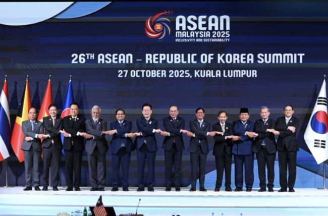 普拉博沃出席第26届东盟-韩国峰会 