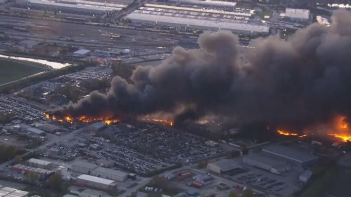 美国肯塔基州发生飞机坠毁事件，已致十余人伤亡 