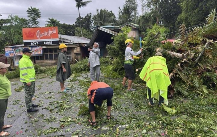 台风“海鸥”席卷菲律宾，已致140人死亡 