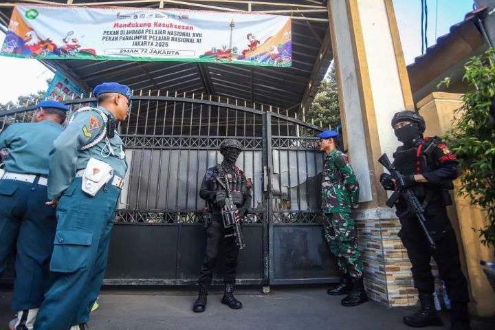 雅加达高中爆炸事件：警方搜查嫌疑人住所