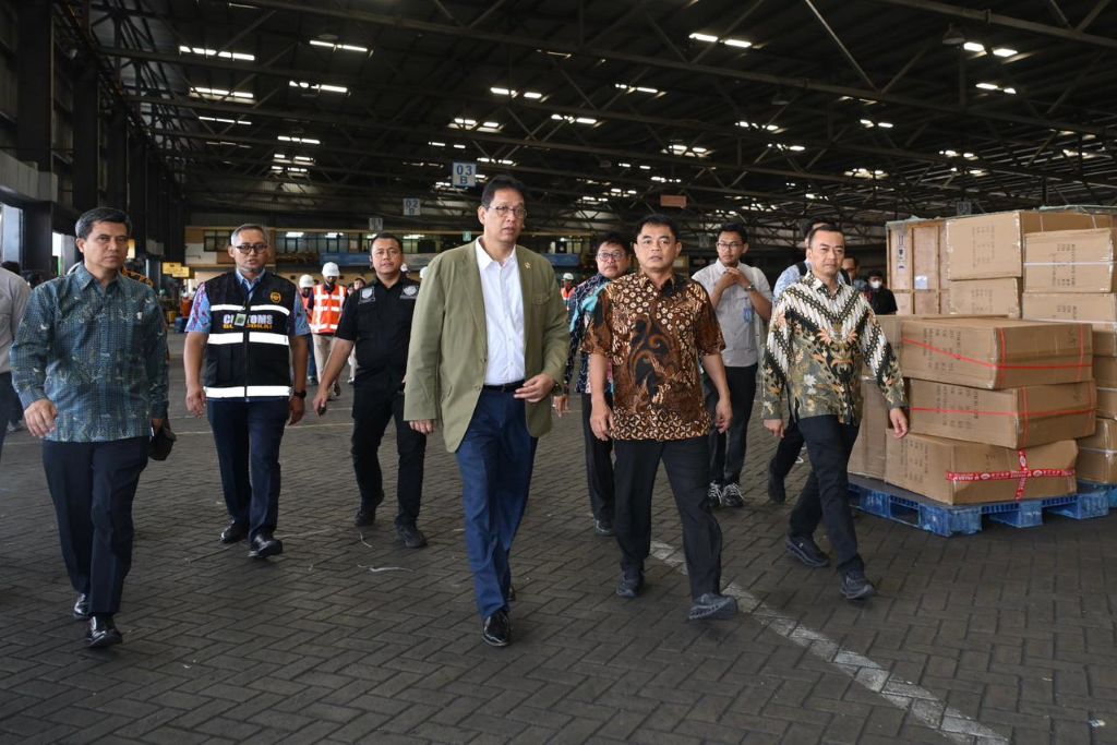 财长要求海关加快港口货物查验流程