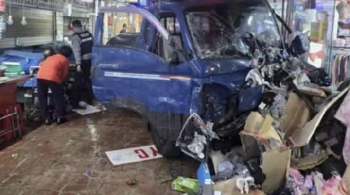 韩国发生货车撞入事件，已致2死18伤