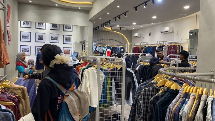 财经焦点：‌二手衣物两难境地 