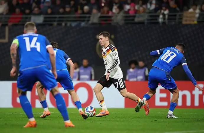 世预赛：德国横扫斯洛伐克晋级世界杯