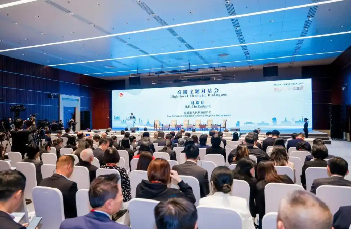中国-东盟周高端主题对话会：凝聚共识与规划合作关键平台