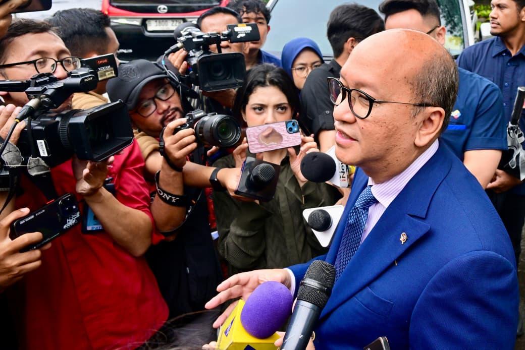 普拉博沃接见俄驻印尼大使谢尔盖及俄罗斯系统金融集团高层