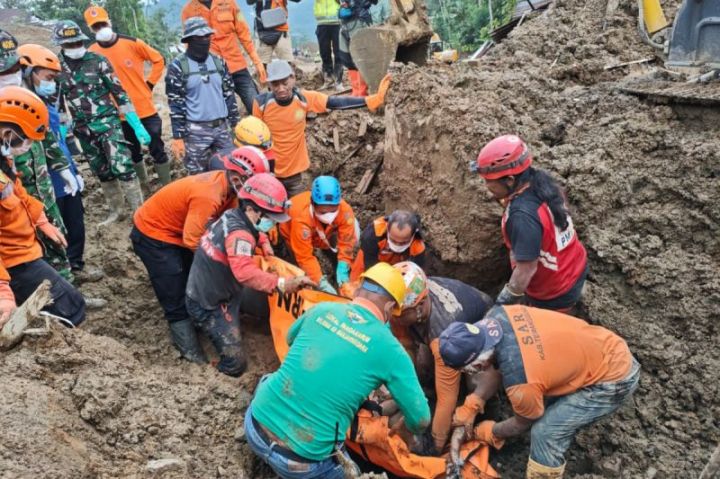 班查内加拉山体滑坡死亡人数升至9人
