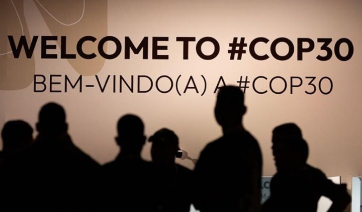 巴西贝伦COP30会场突发大火，被迫中断 