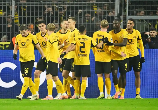 欧冠：多特4-0十人比利亚雷亚尔